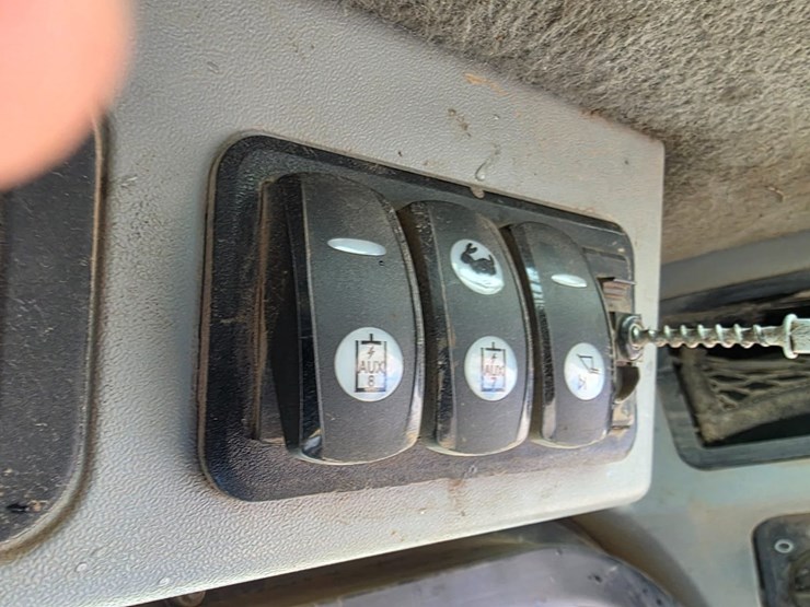 2018-caterpillar-299d2-image-10