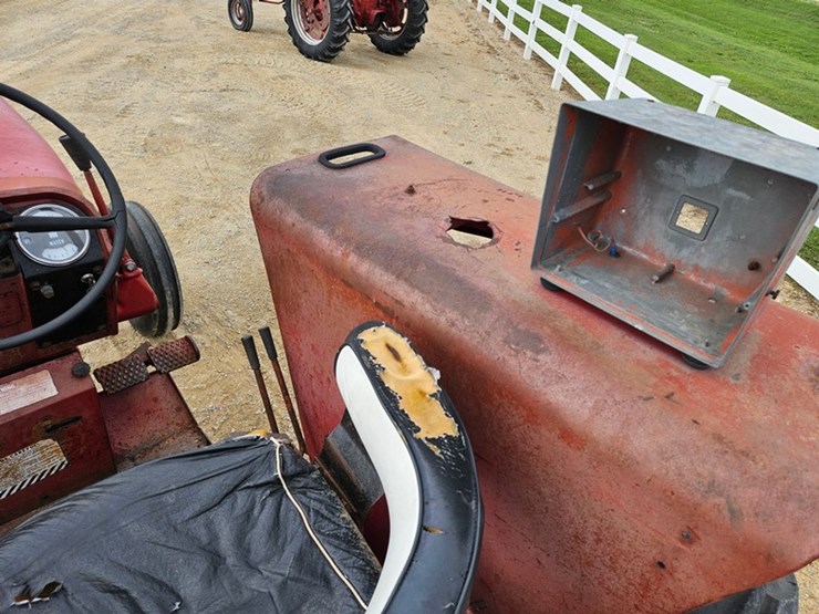 #53-•-interantional-656-farmall-tractor-image-18