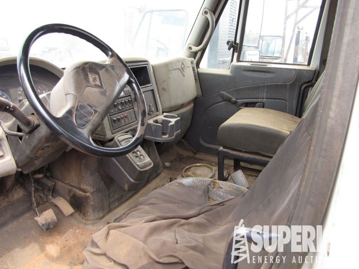 2009-international-durastar-4300-image-5