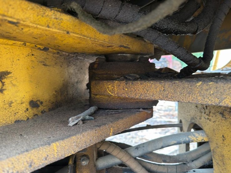 1990-deere-444e-image-26