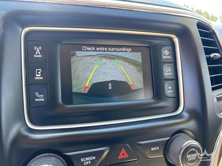 2017-jeep-grand-cherokee-image-19