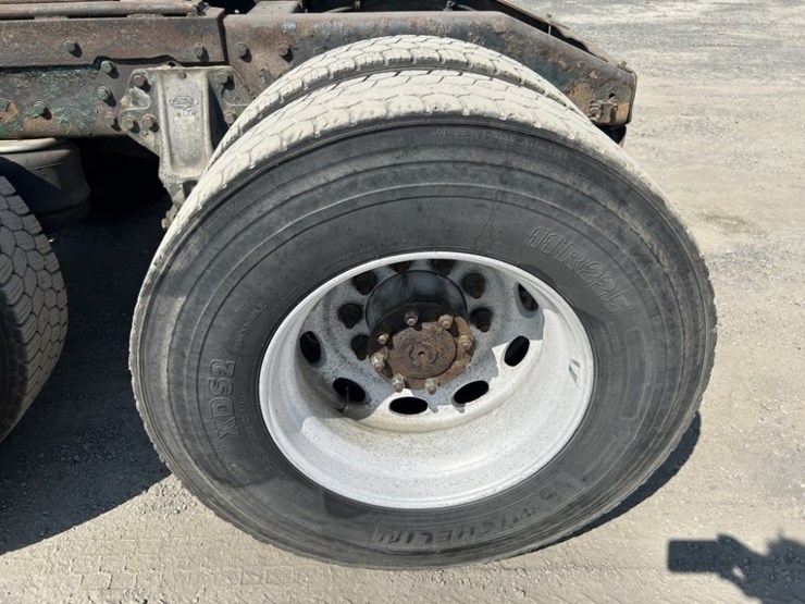 1994-peterbilt-378-image-29