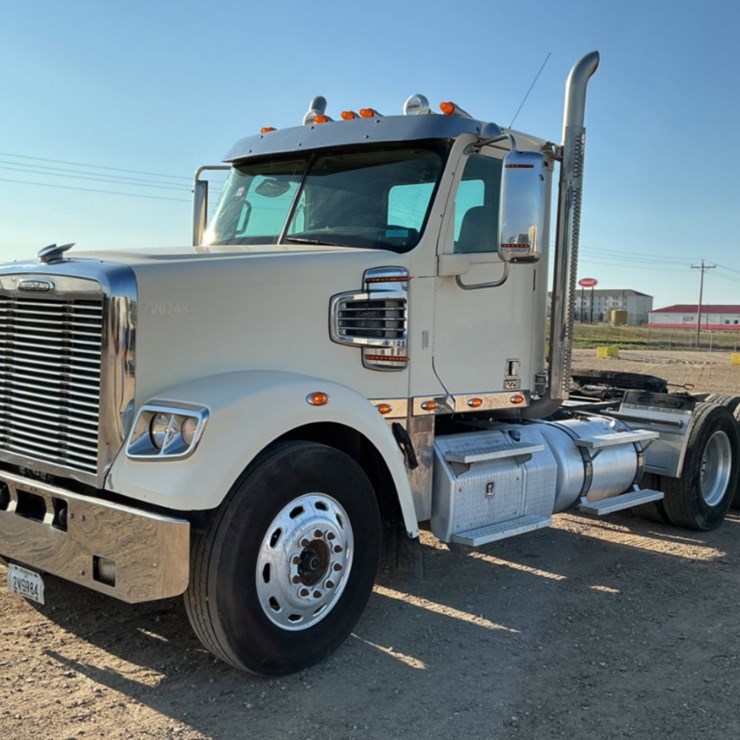 2015 FREIGHTLINER CORONADO 122 SD