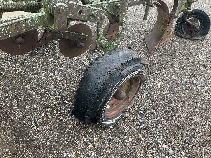 #5311-•-3-bottom-pull-type-moldboard-plow-image-8