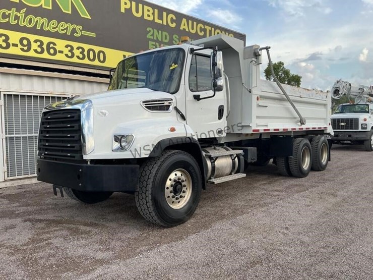 2016-freightliner-114sd-image-2