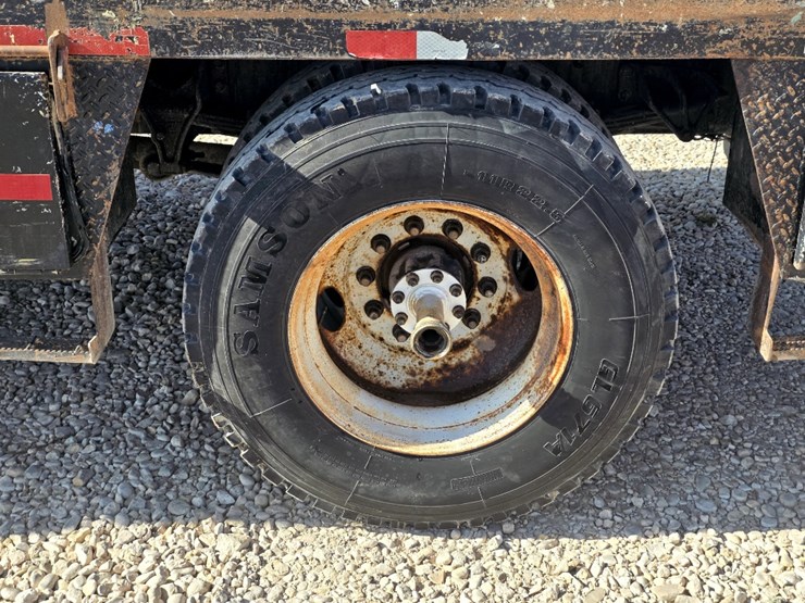 2015-international-durastar-4300-image-17