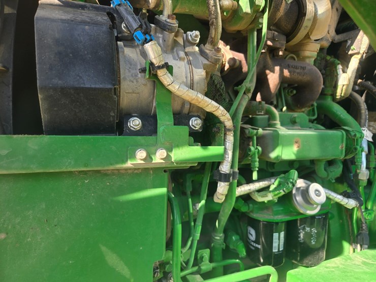2024-john-deere-5075e-image-21