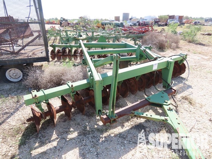 massey-ferguson-8-image-2
