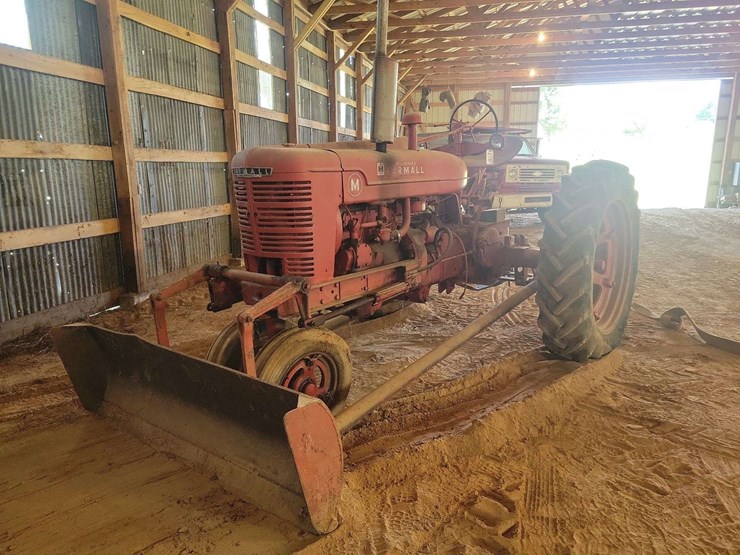 farmall-m-with-servis-blade-image-1
