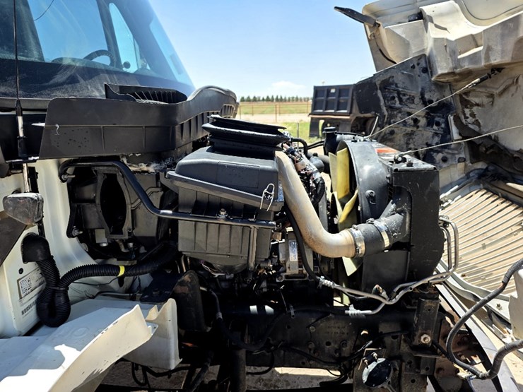 2013-international-durastar-4300-image-12