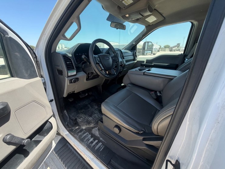 2019-ford-f550-image-9