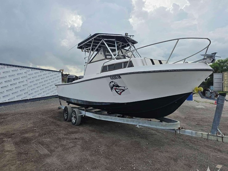 1980-23ft-mako-m238-boat-w/-25ft-t/a-boat-trailer-image-2