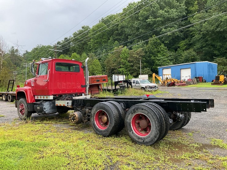 1989-ford-l8000-image-3