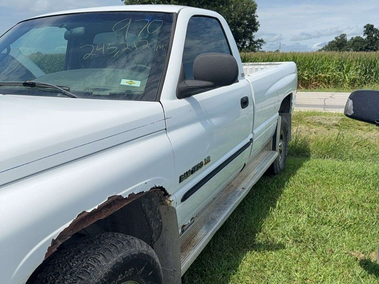 2001-dodge-ram-1500-image-10