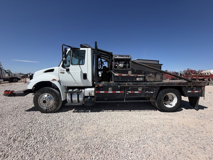 2016-international-durastar-4300-image-8