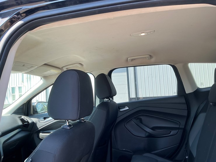 2017-ford-escape-se-image-15