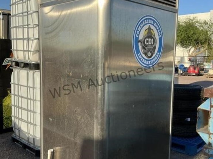 portable-restroom-unit-image-2