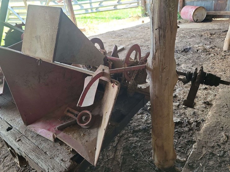 international-end-gate-seeder-image-3