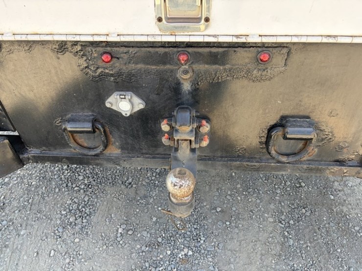 2017-ford-f550-image-18