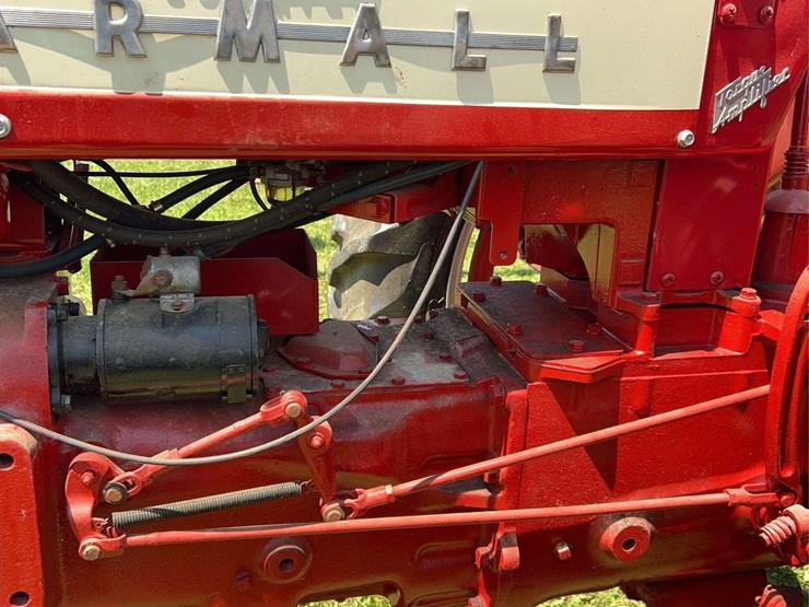 1957-farmall-350-image-10