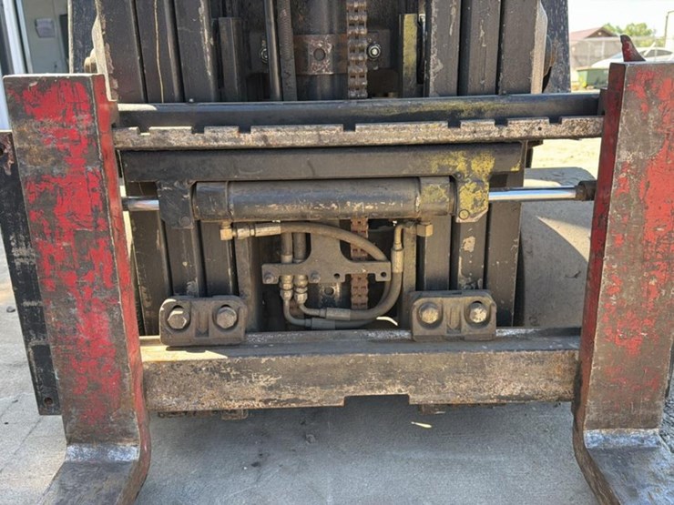 #1355-•-2004-yale-glc040-forklift-image-14