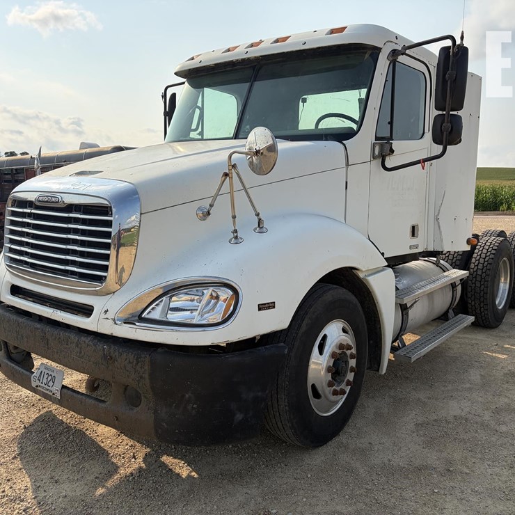2002 FREIGHTLINER COLUMBIA 120