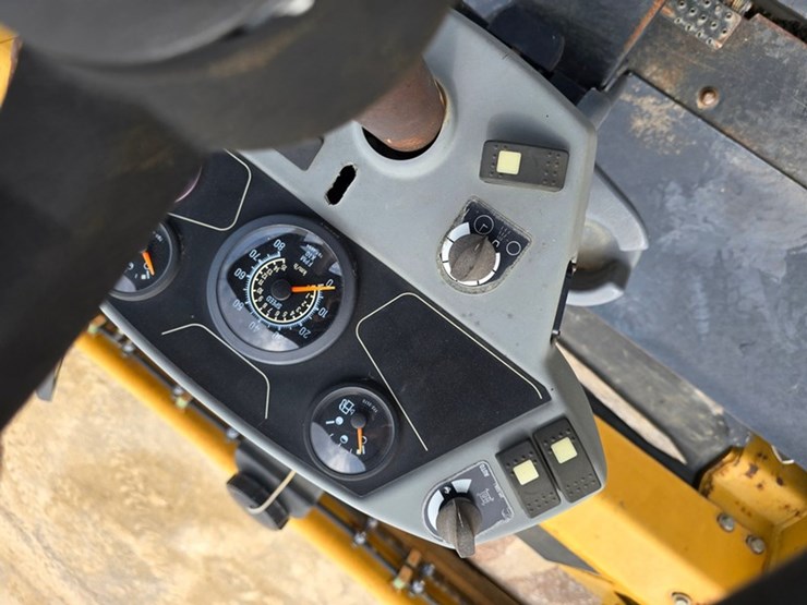 caterpillar-cb54xw-image-33