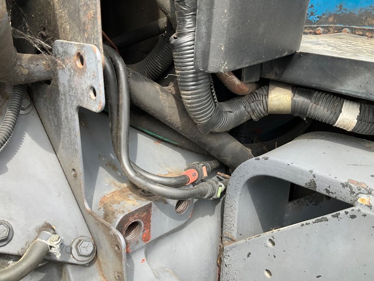 new-holland-ts100-image-69