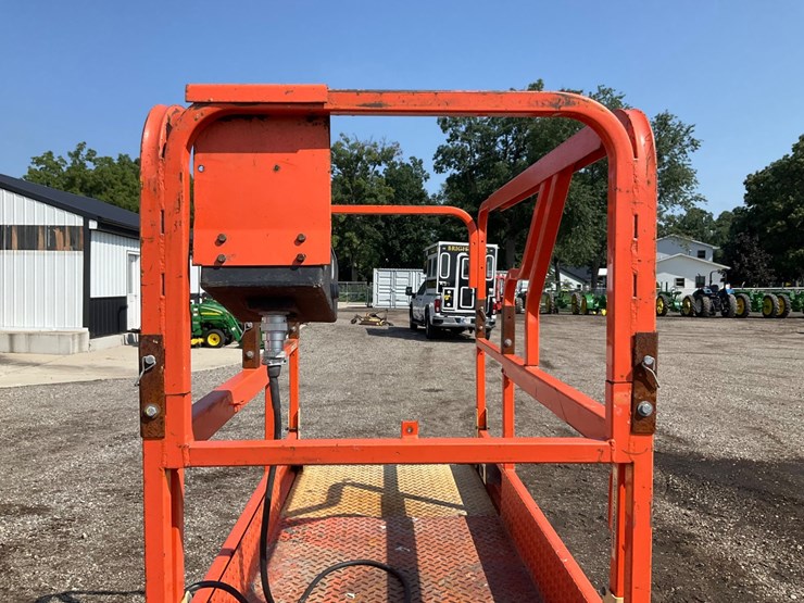 jlg-1932e2-image-10