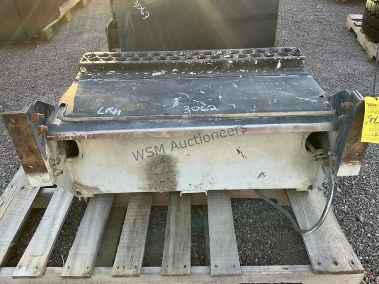 battery-box-truck-step-image-5