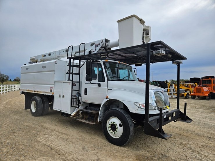 2011-international-durastar-4300-image-7