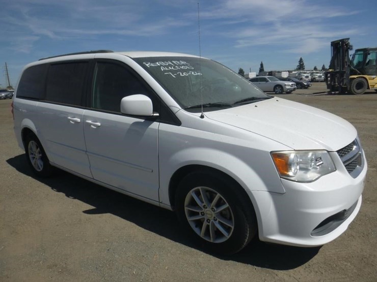 2015-dodge-grand-caravan-image-2