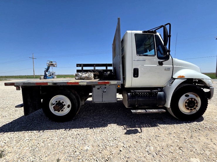 2013-international-durastar-4300-image-4