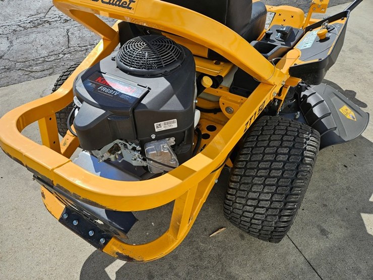 #651-•-cub-cadet-zt1-zero-turn-mower-image-21