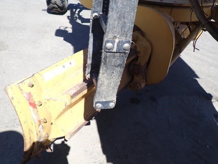 caterpillar-143h-image-8