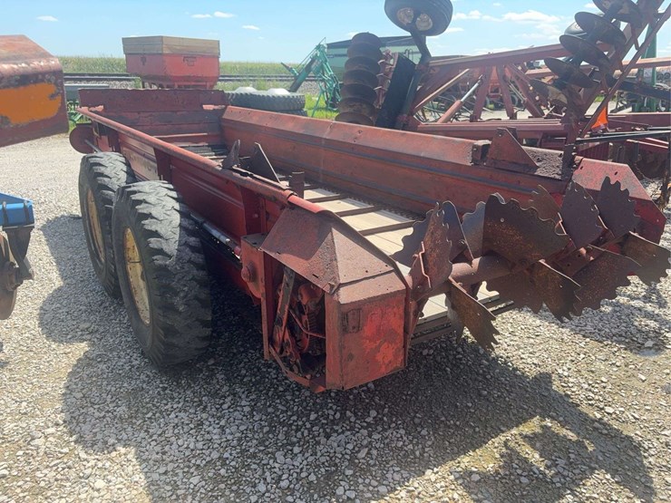 new-holland-676-image-8