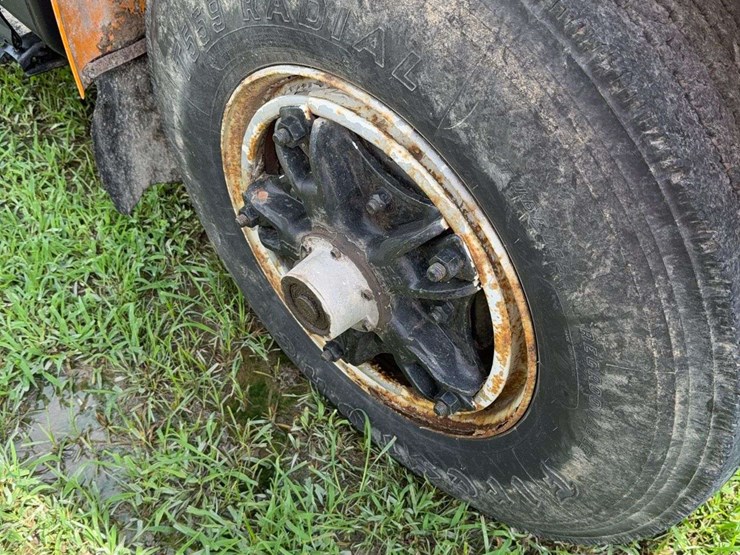 1994-international-dump-truck,-drove-in,-replaced-bed-floor-recently,-retired-state-truck,-battery-disconnect,-vin#-1htsdaan2vh441136-image-3