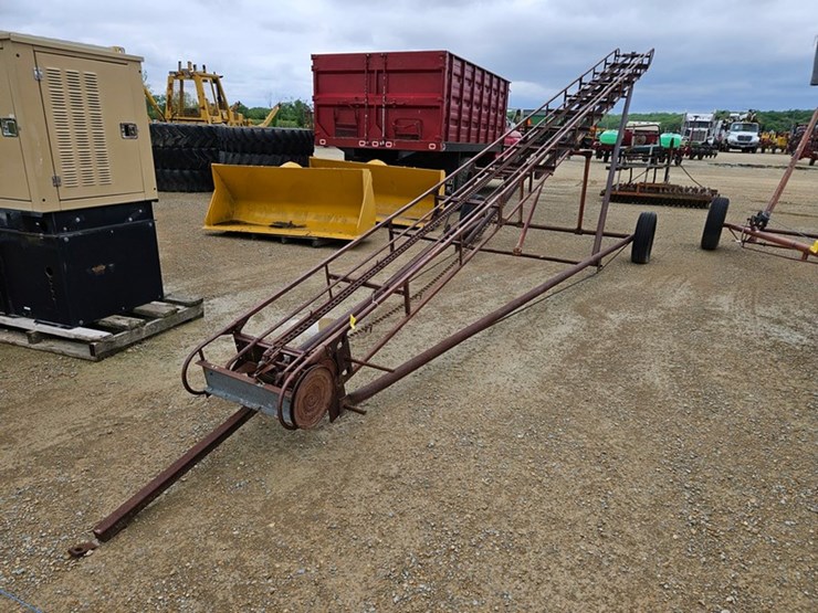 new-holland-131-image-1