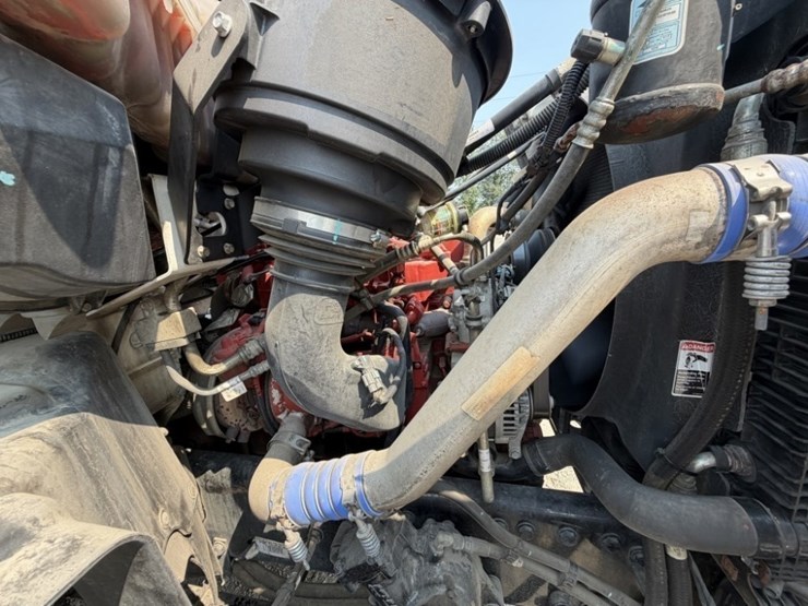 2018-freightliner-108sd-image-13