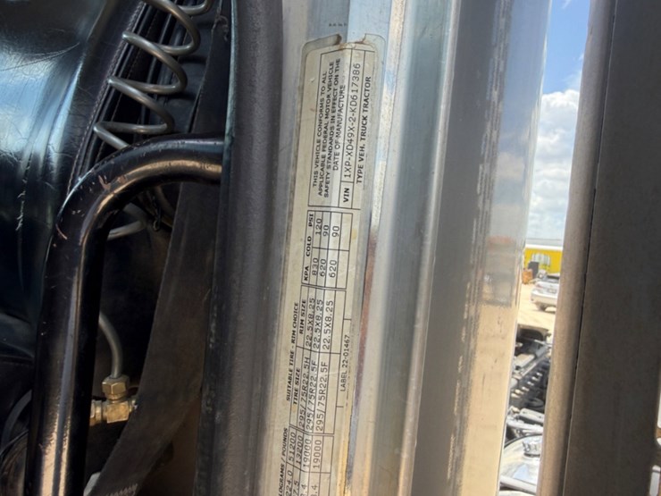 2019-peterbilt-389-image-20