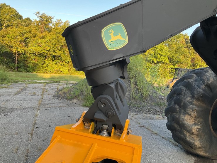 2006-deere-648g-iii-image-54