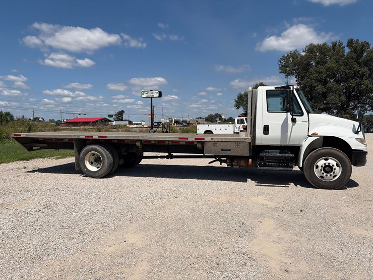 2018-international-durastar-4300-image-4