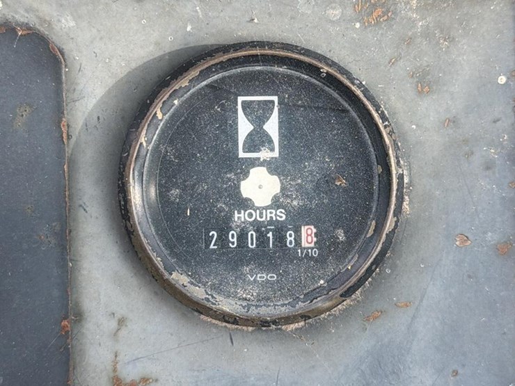 1990-deere-444e-image-9
