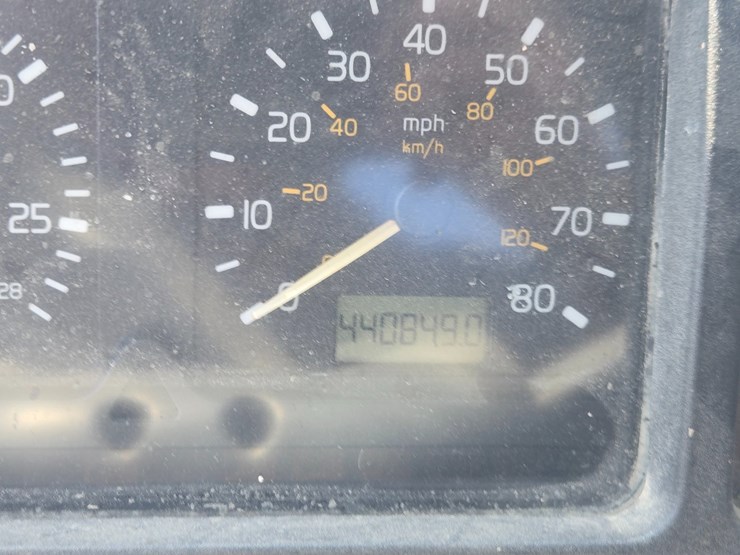 1999-volvo-vn-image-65