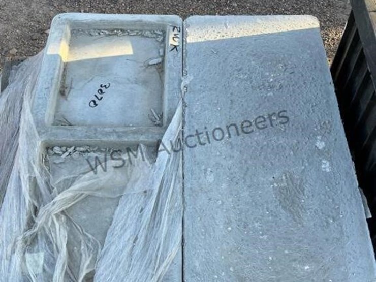 (2)-pallets-of-misc-image-5