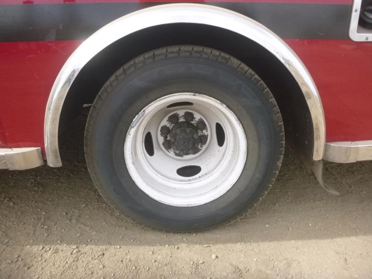 2017-ford-e350-image-17