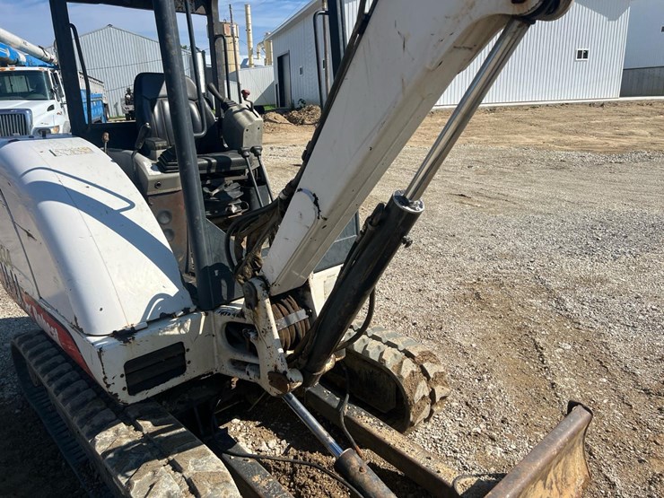 2004-bobcat-334d-image-23