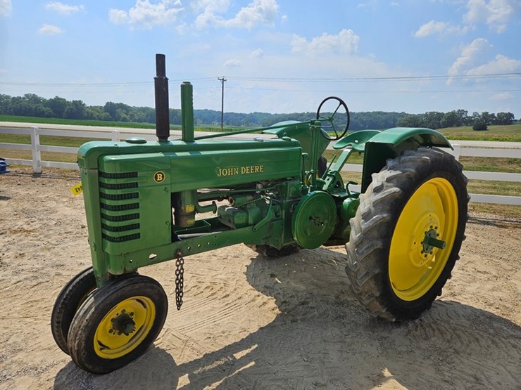 john-deere-b-image-1