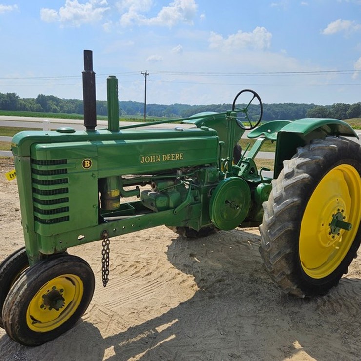 JOHN DEERE B