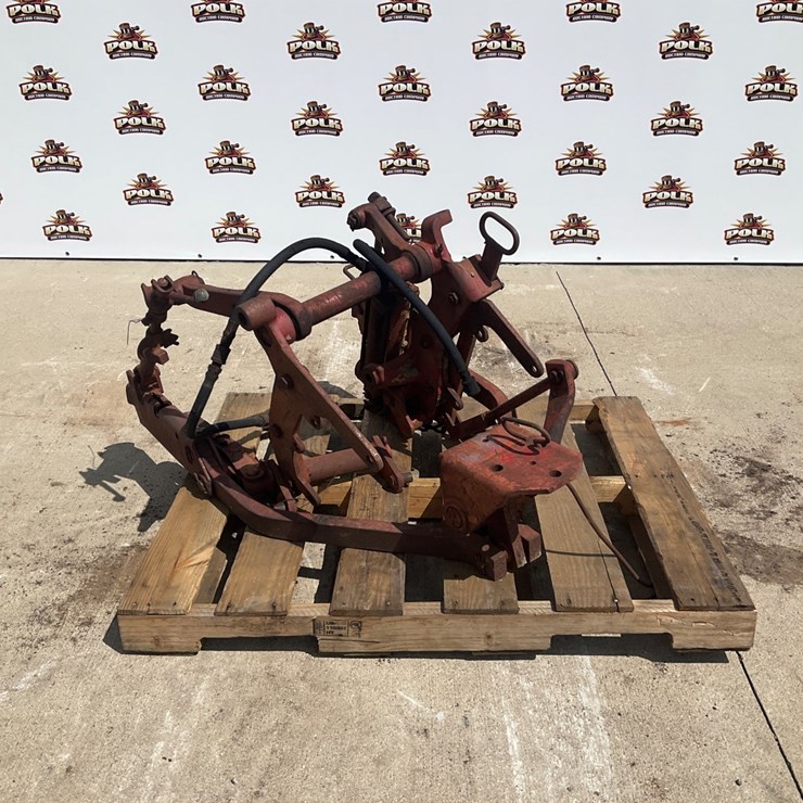 #5035 • Farmall 460 Fast Hitch